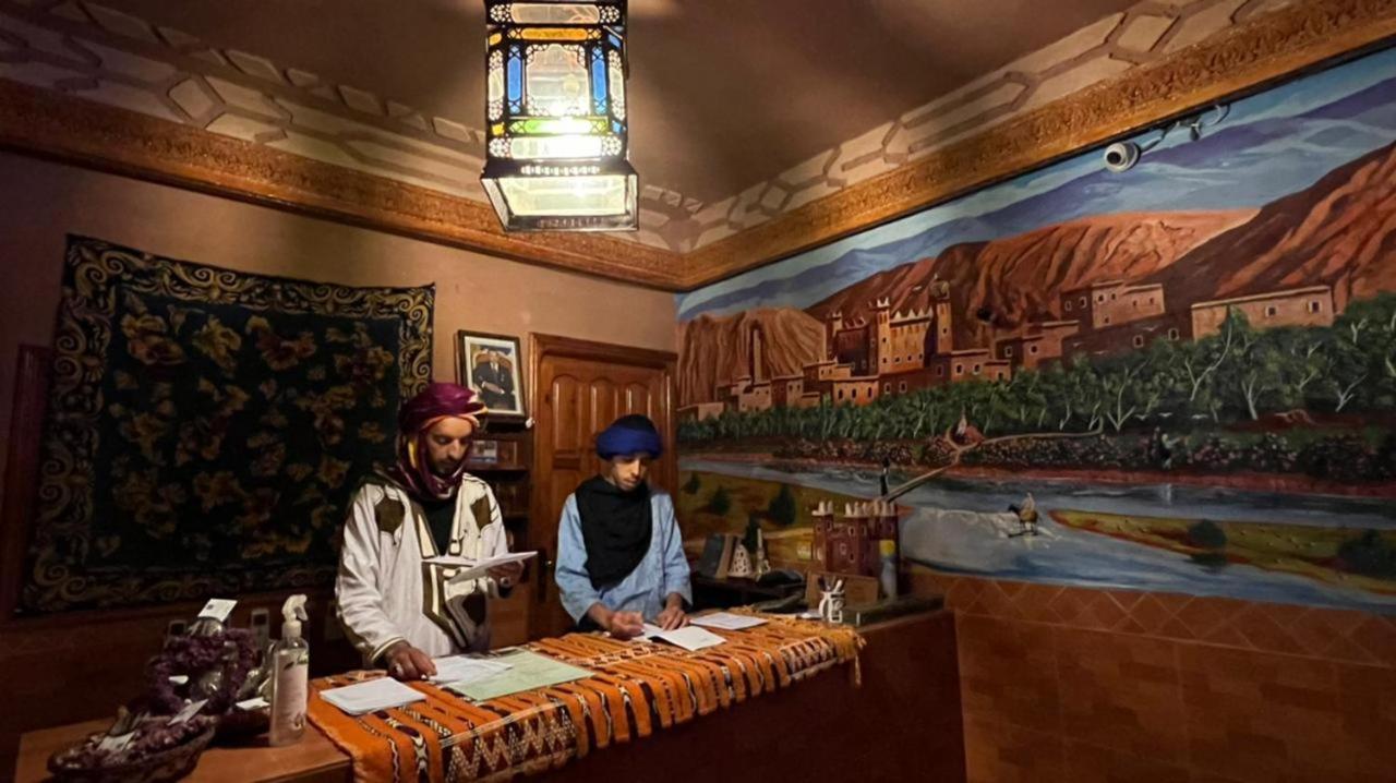 Отель Kasbah La Famille Berbere Boumalne Dades Экстерьер фото